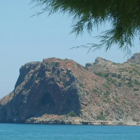 Epis 3* Aγία Μαρίνα