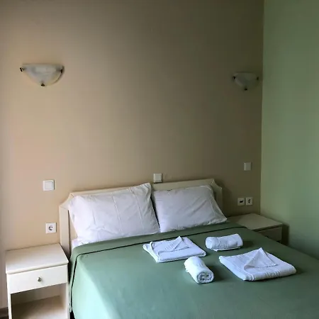Ξενοδοχείο με διαμερίσματα Epis Aγία Μαρίνα