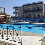 Epis Aparthotel 3*