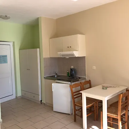 Epis מלון דירות 3*